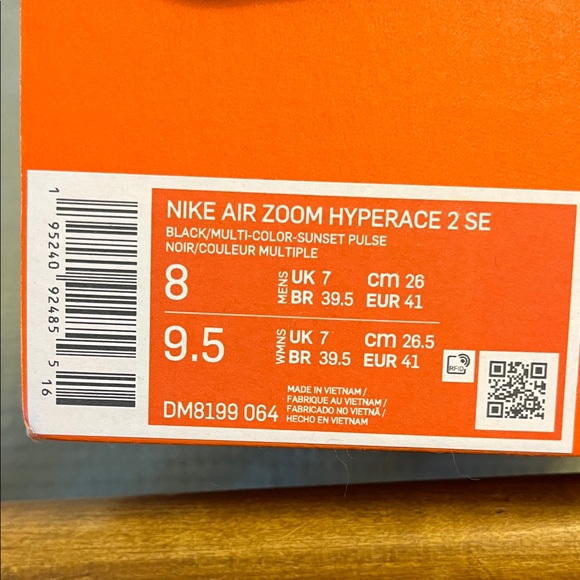 Nike Women's Black and Pink Athletic Shoes - Picture 4 of 4